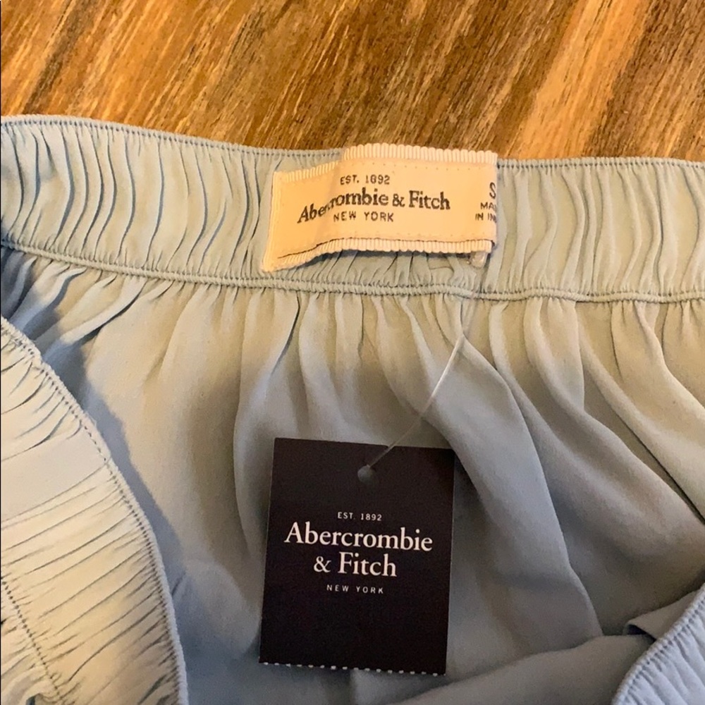 NWT Abercrombie skirt - Picture 2 of 4